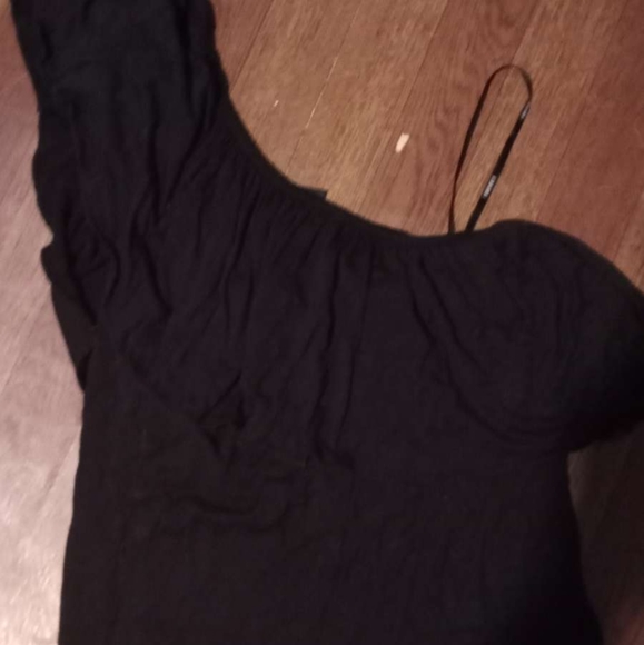 Clothes - Picture 11 of 12